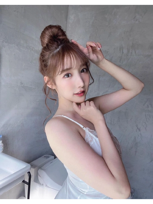 离婚后我成了首富剧照